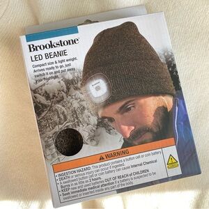 BROOKSTONE MEN’S LED BEANIE HAT HANDS FREE GORP OUTDOORS HIKING Brown